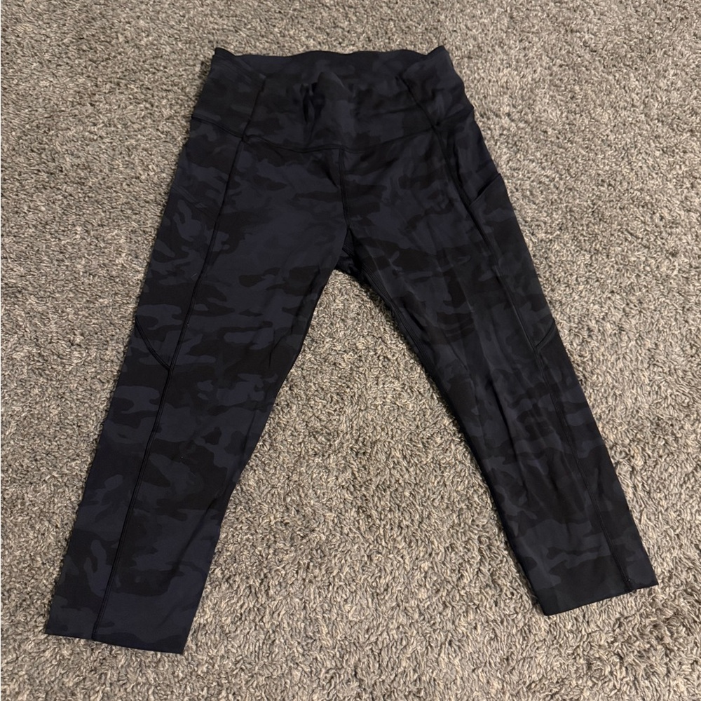 lululemon athletica Black Camouflage Capris